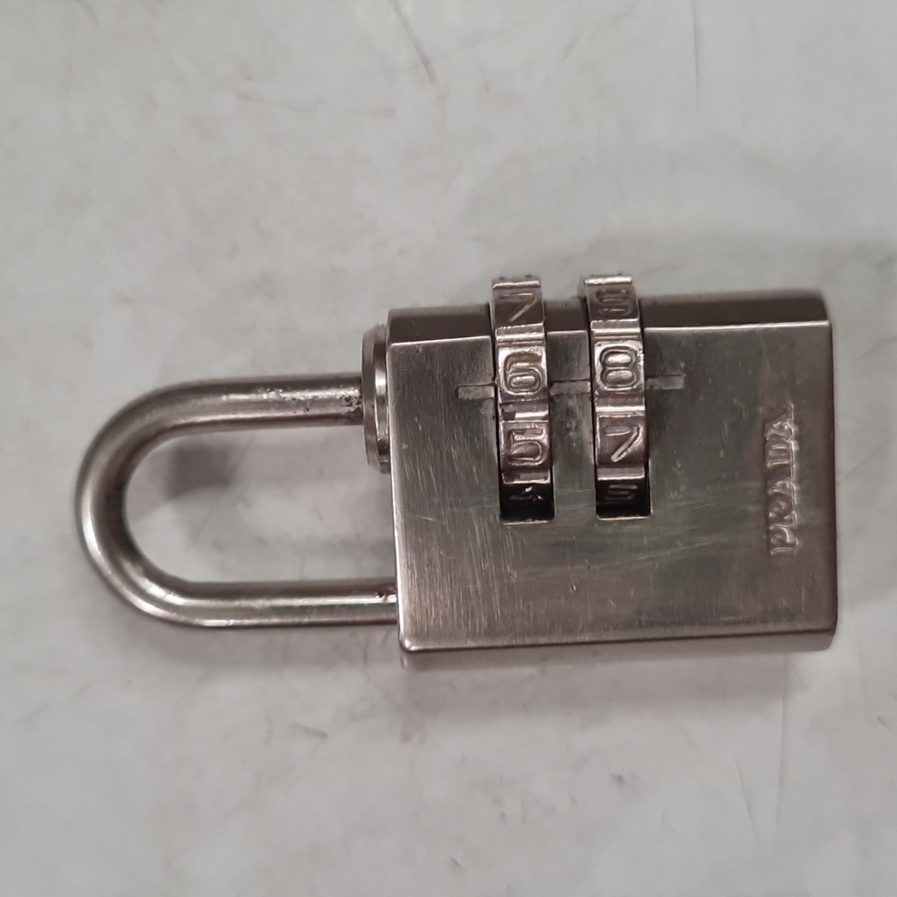 PRADA LOCK - Picture 2 of 7